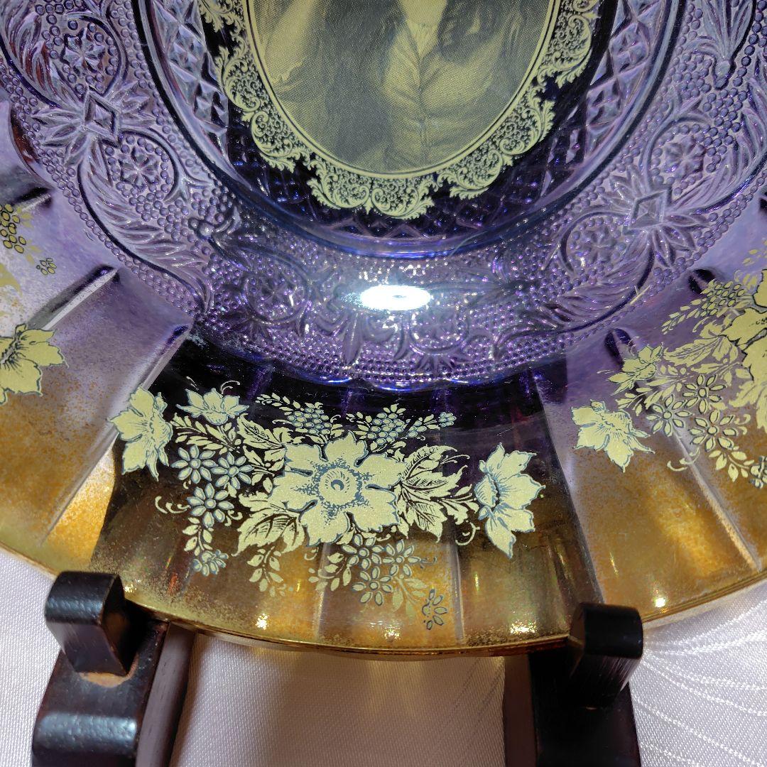 アンティー調/ 女性の肖像画が描かれたガラス製飾り皿