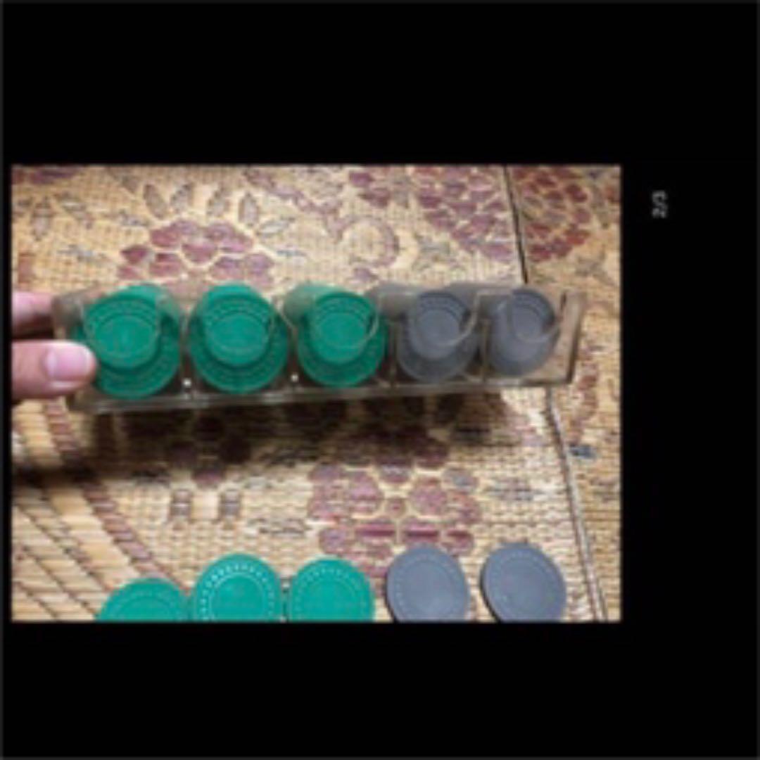 数年使用麻雀チップ特殊加工直径4cmグレー1枚足りないです。