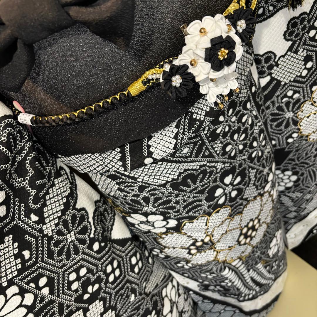 美品　総絞り　作家物　白黒　花模様　金彩　逸品　振袖　フルセット 振り袖