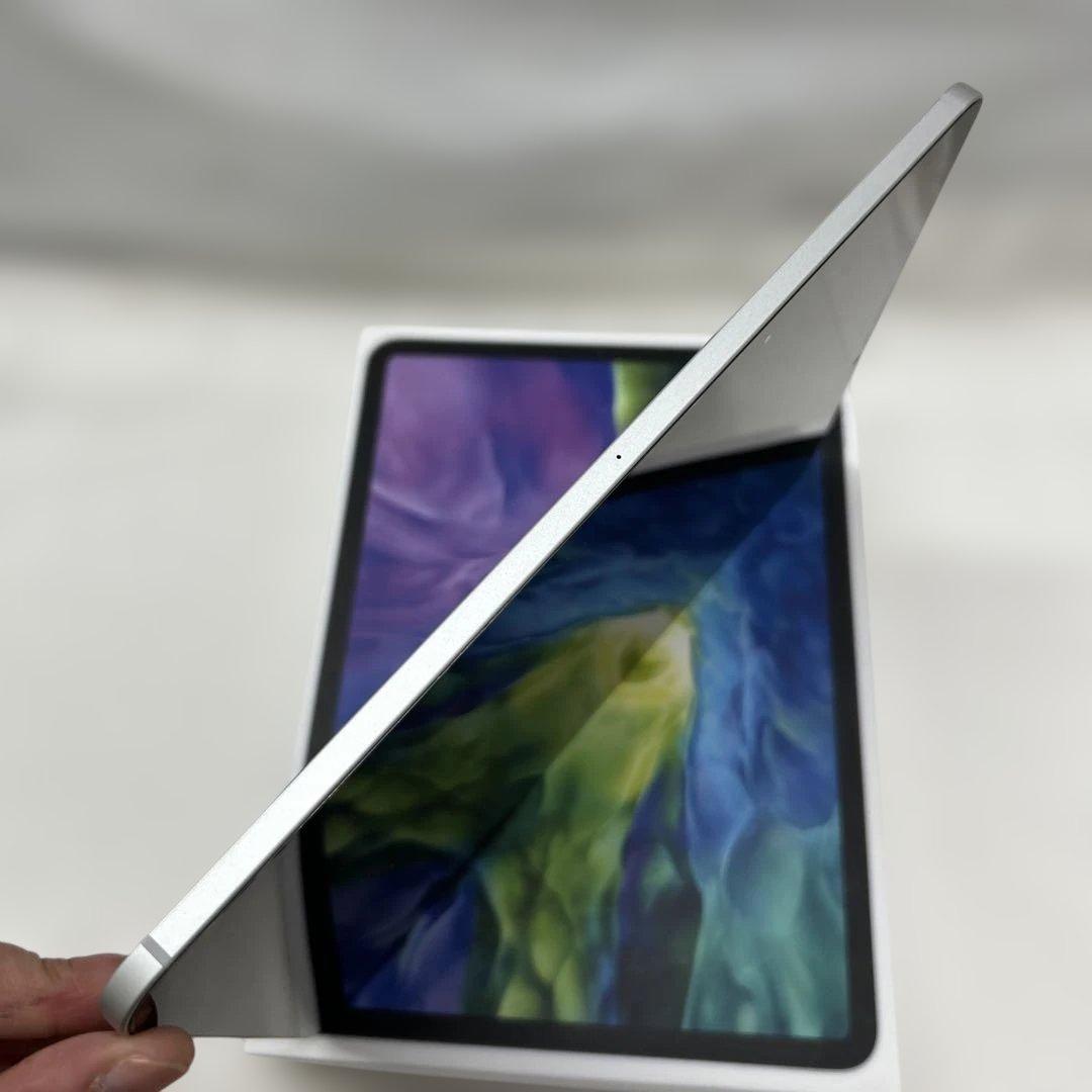 11インチ iPad Pro 第2世代 256GB SIMロック解除不明