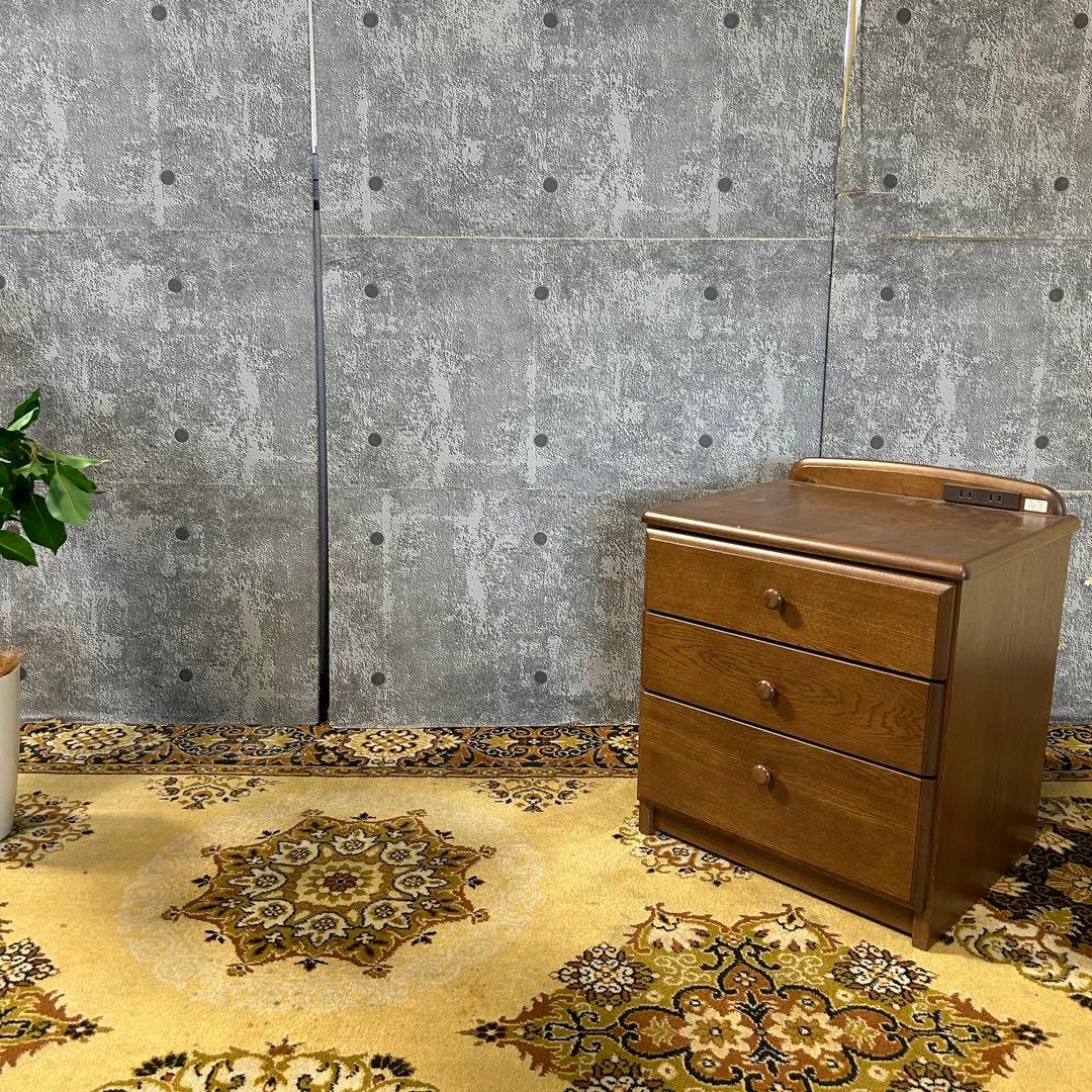 ꧁カリモク家具 karimoku꧂コンセント付ナイトテーブル サイド ロー 収納