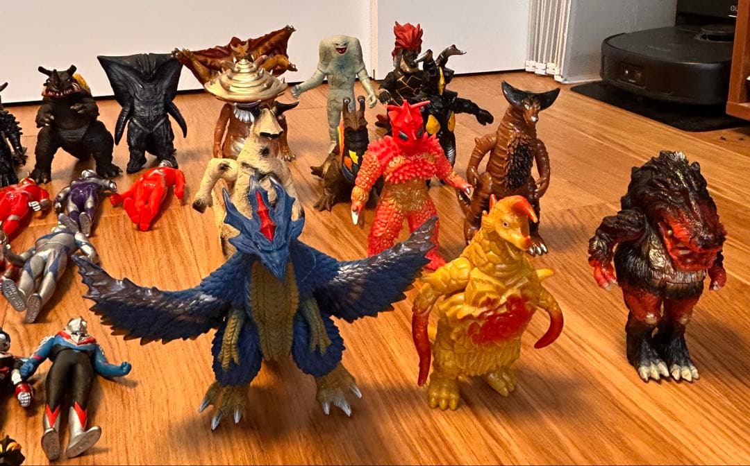 ウルトラマンシリーズ 怪獣、ウルトラマンソフビ80体まとめ売り