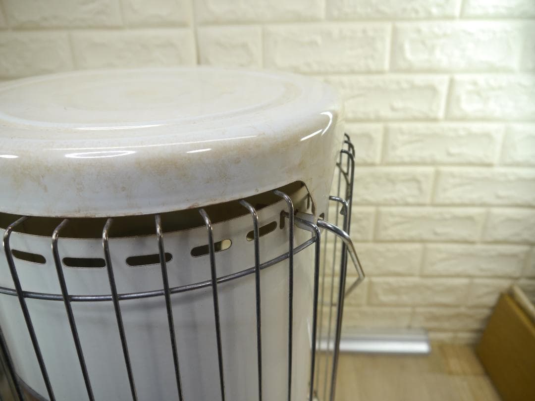 送料無料サービス◆2013⑦◆コロナ　灯油ストーブ 円筒形 ホワイト