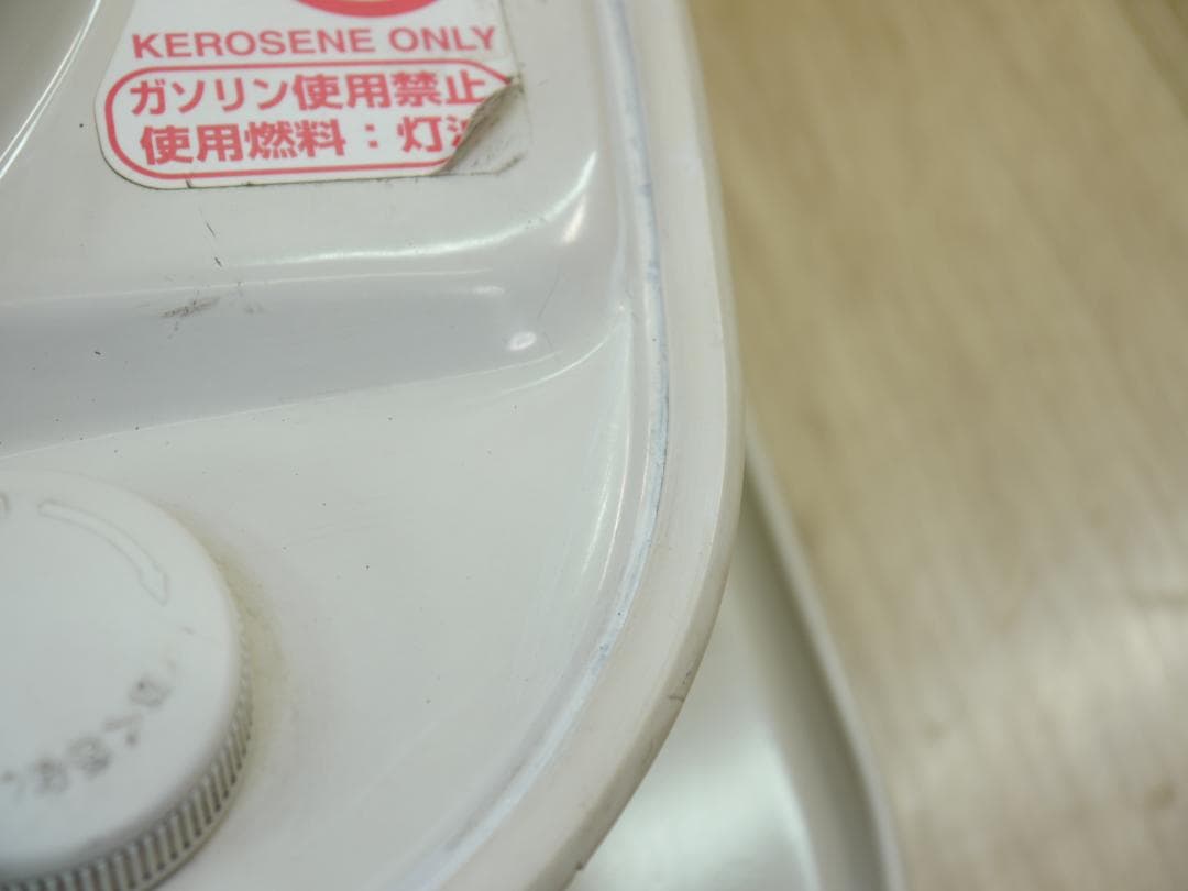 送料無料サービス◆2013⑦◆コロナ　灯油ストーブ 円筒形 ホワイト