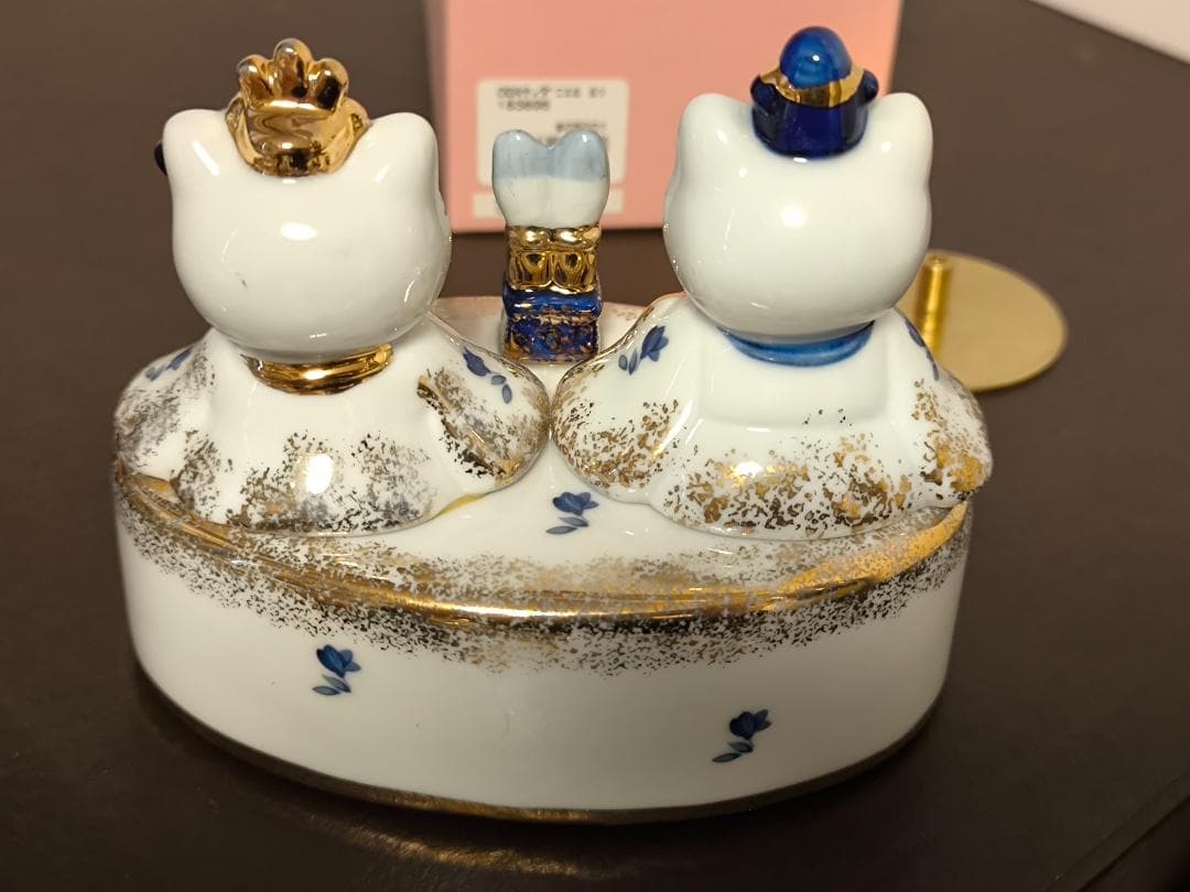 HELLOKITTY ハローキティ ダニエル　サンリオ　オルゴール　陶器 雛人形