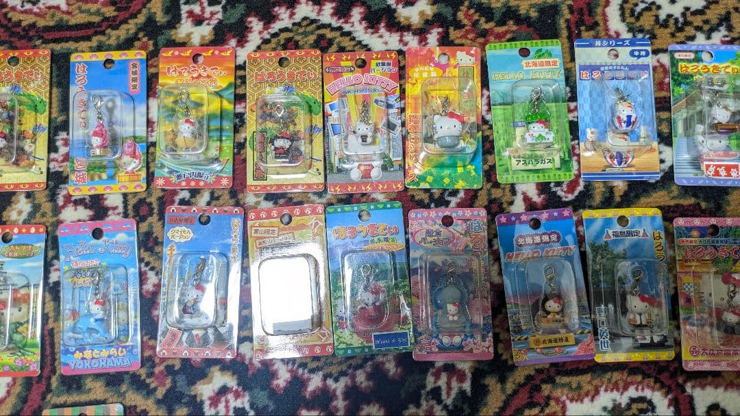 ご当地キティーチャーム70個セット　ハローキティー