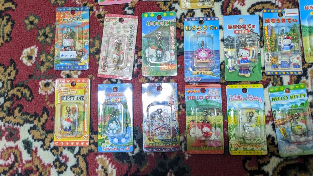 ご当地キティーチャーム70個セット　ハローキティー