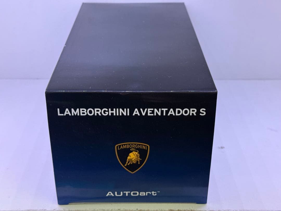 オートアート 1/18アヴェンタドールS