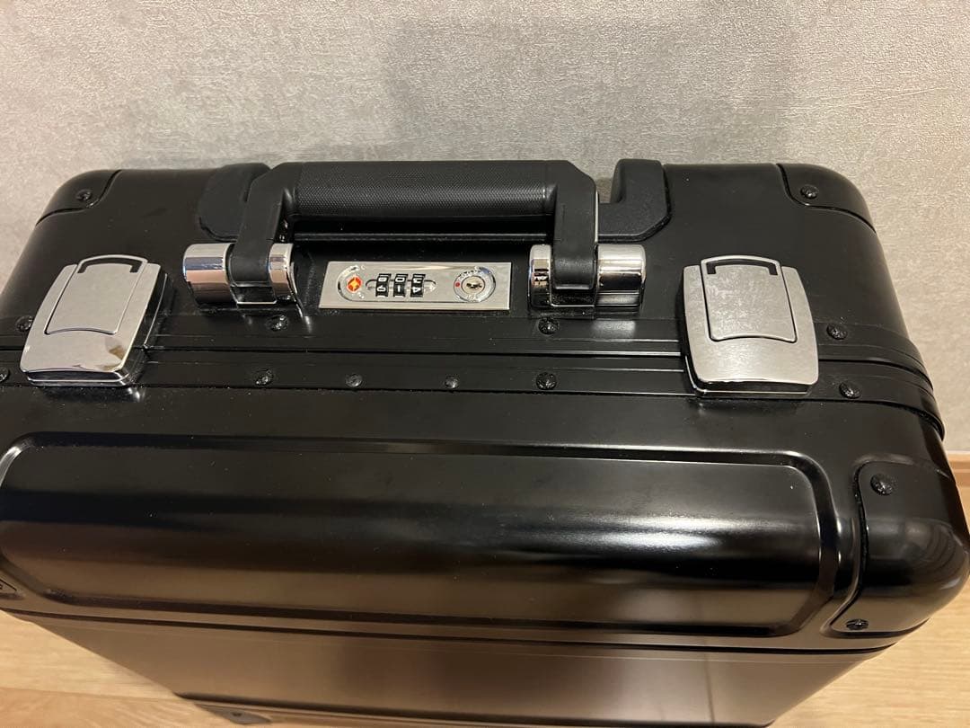 ZERO HALLIBURTON ゼロハリバートン　29L キャリーケース