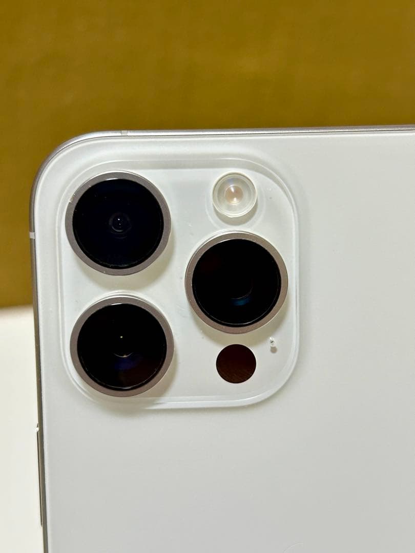 美品iPhone 15 Pro Max ホワイト256GB 91% SIMフリー