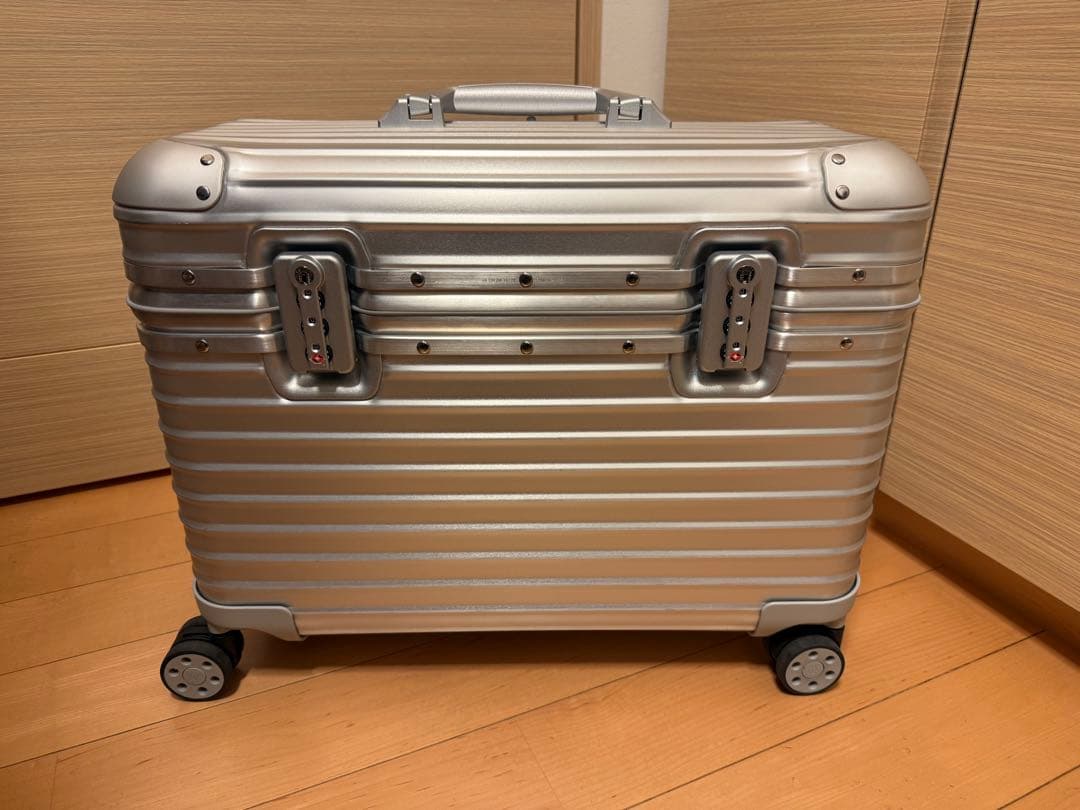 RIMOWA パイロット