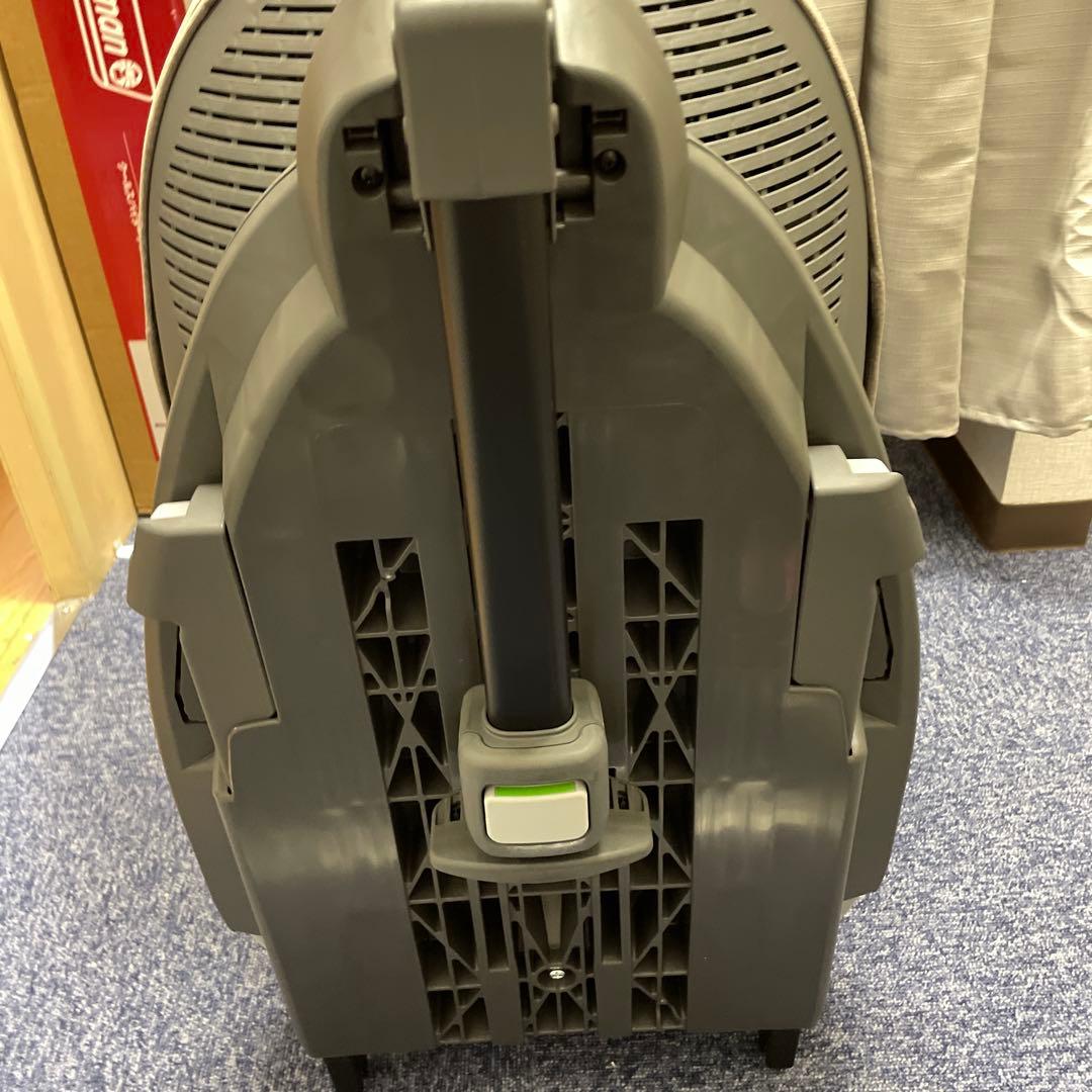 コンビ ISOFIX固定 新生児対応 回転式 チャイルドシート