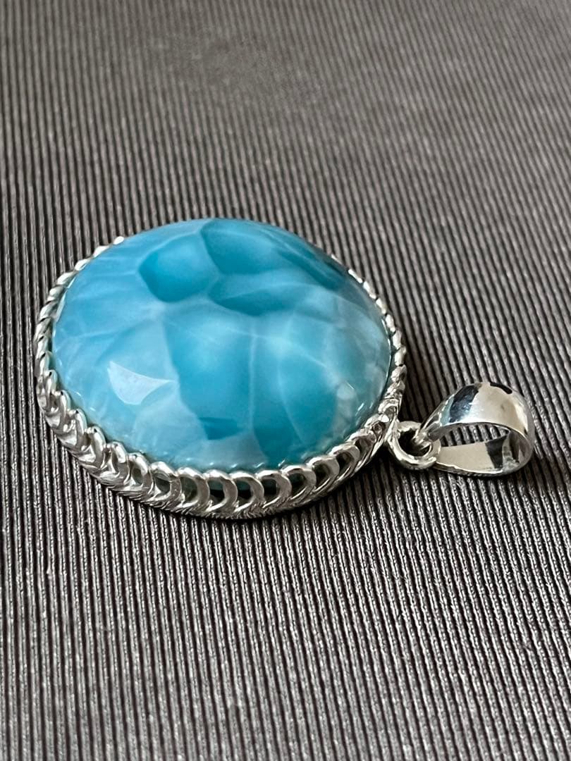 天然石☆高品質！ラリマーまる型ペンダントップ☆ワク付き☆濃いブルー＆模様美しい