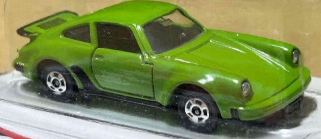 未開封 トミカ ポルシェ 930ターボ 黄緑