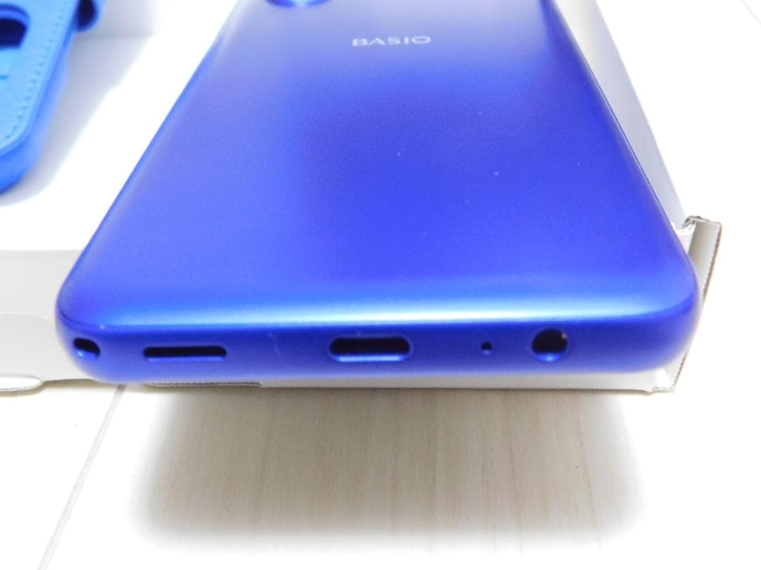 BASIO active3 青　本体　Android　新品に近い　SIMフリー