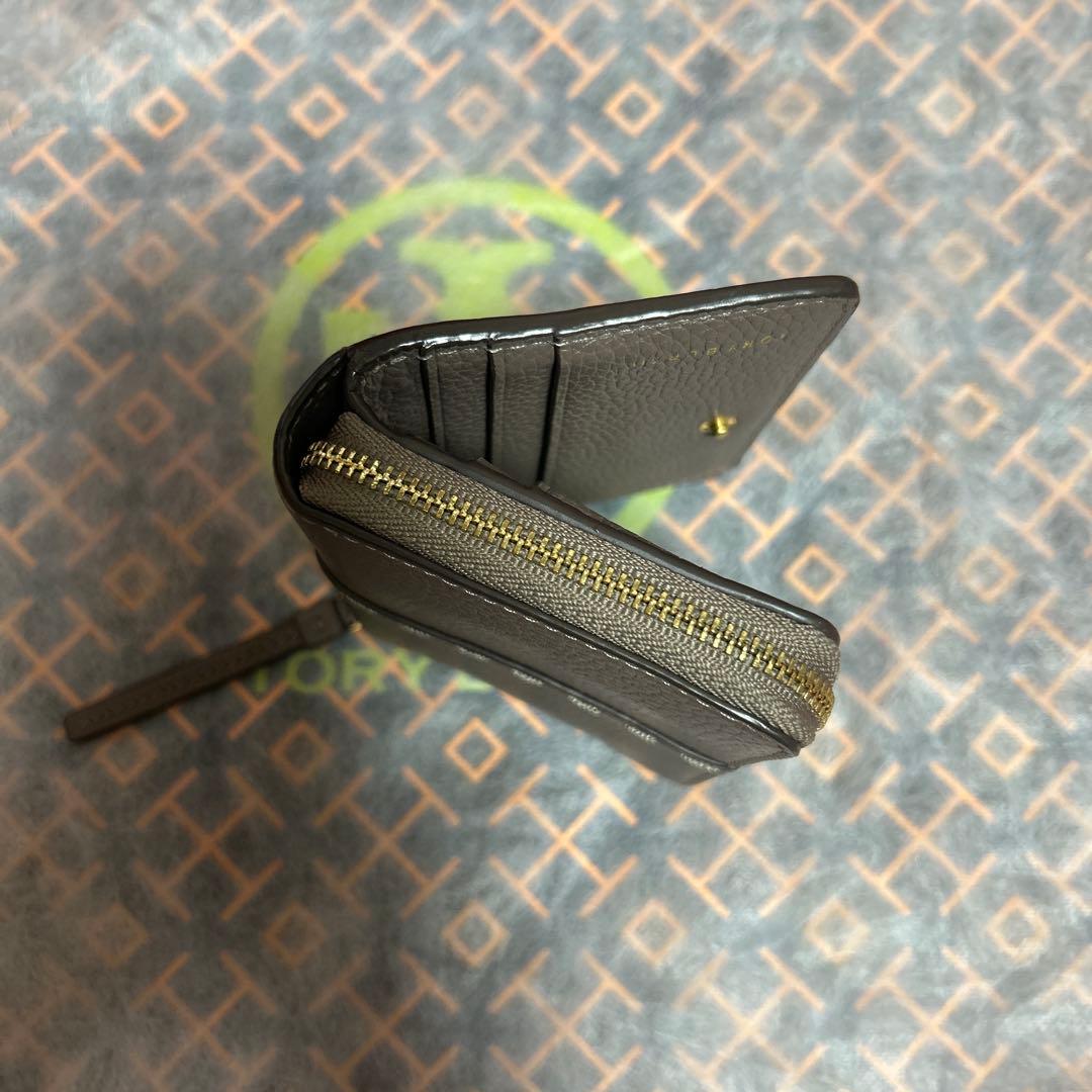 極美品　Tory Burch グレー系　レザー二つ折り財布