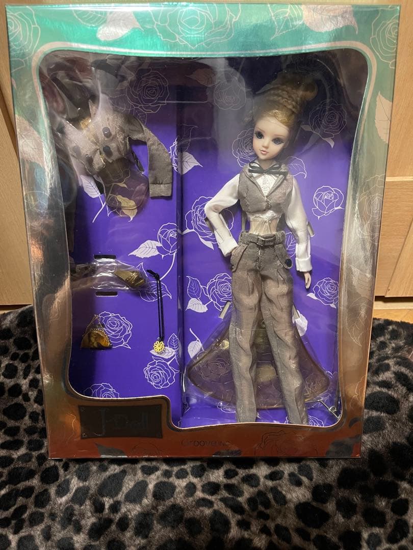 J doll ジェイドール　フリードリヒ