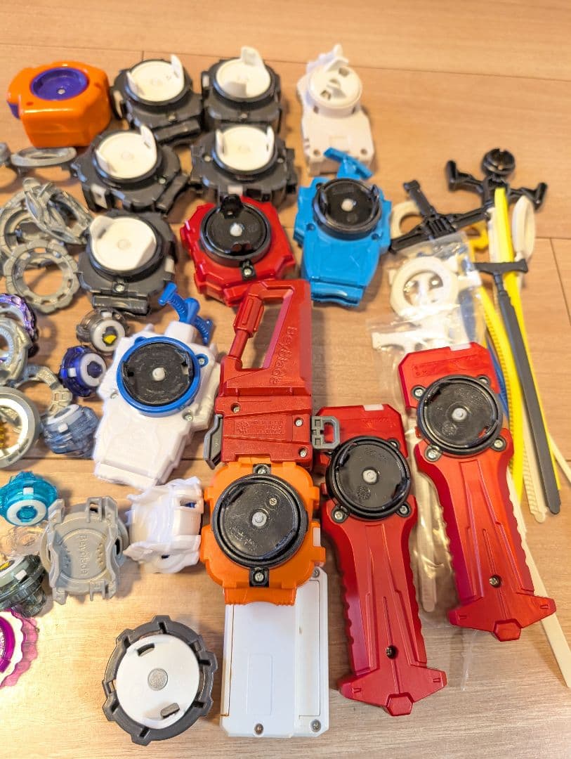 お値下げ中〜ベイブレード パーツセット 50個以上