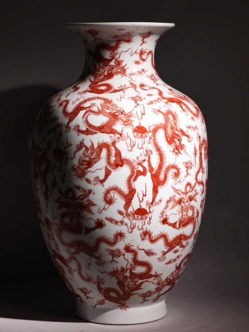 BK217　中国古玩　大清乾隆年製 銘　紅釉郡龍文様　花瓶　飾壷　壺　高40㎝