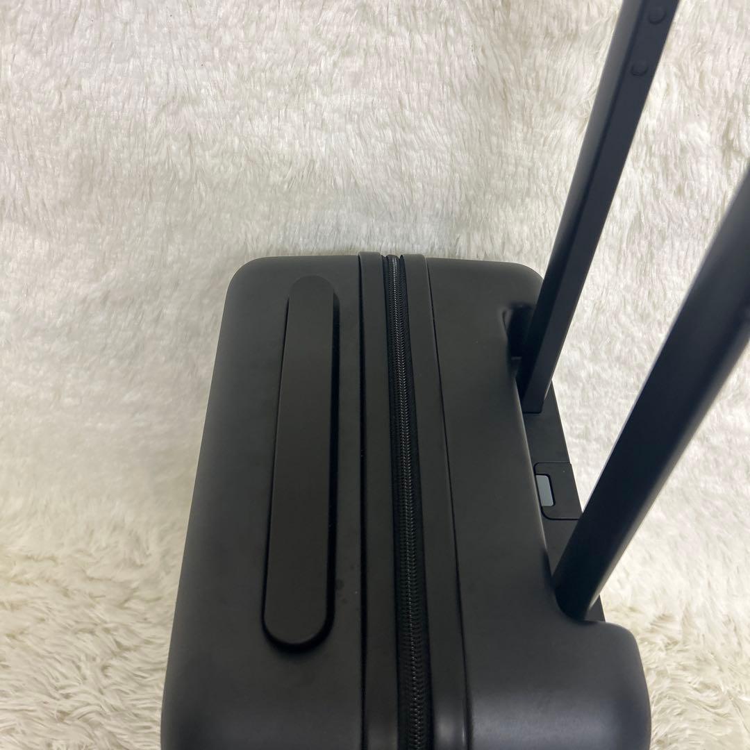 美品 送料無料 無印良品 バーを自由に調節できるハードキャリーケース 20L