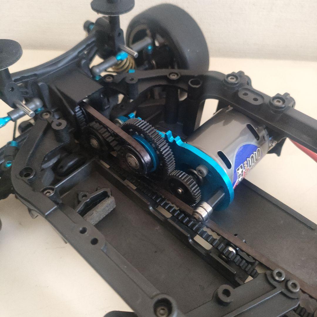 タミヤTA07シャーシ、モーター、ライキリボディ付き