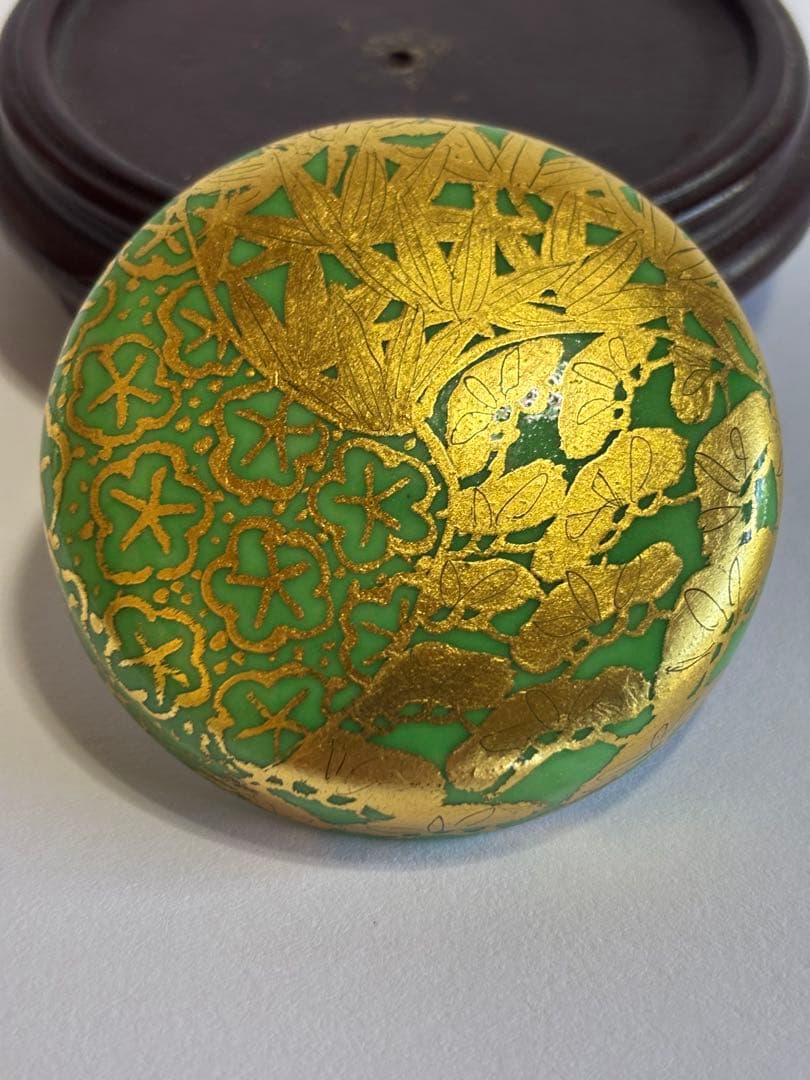 重要無形文化財小野珀子作緑釉金襴手松竹梅文香合最上位作　未使用　検次郎