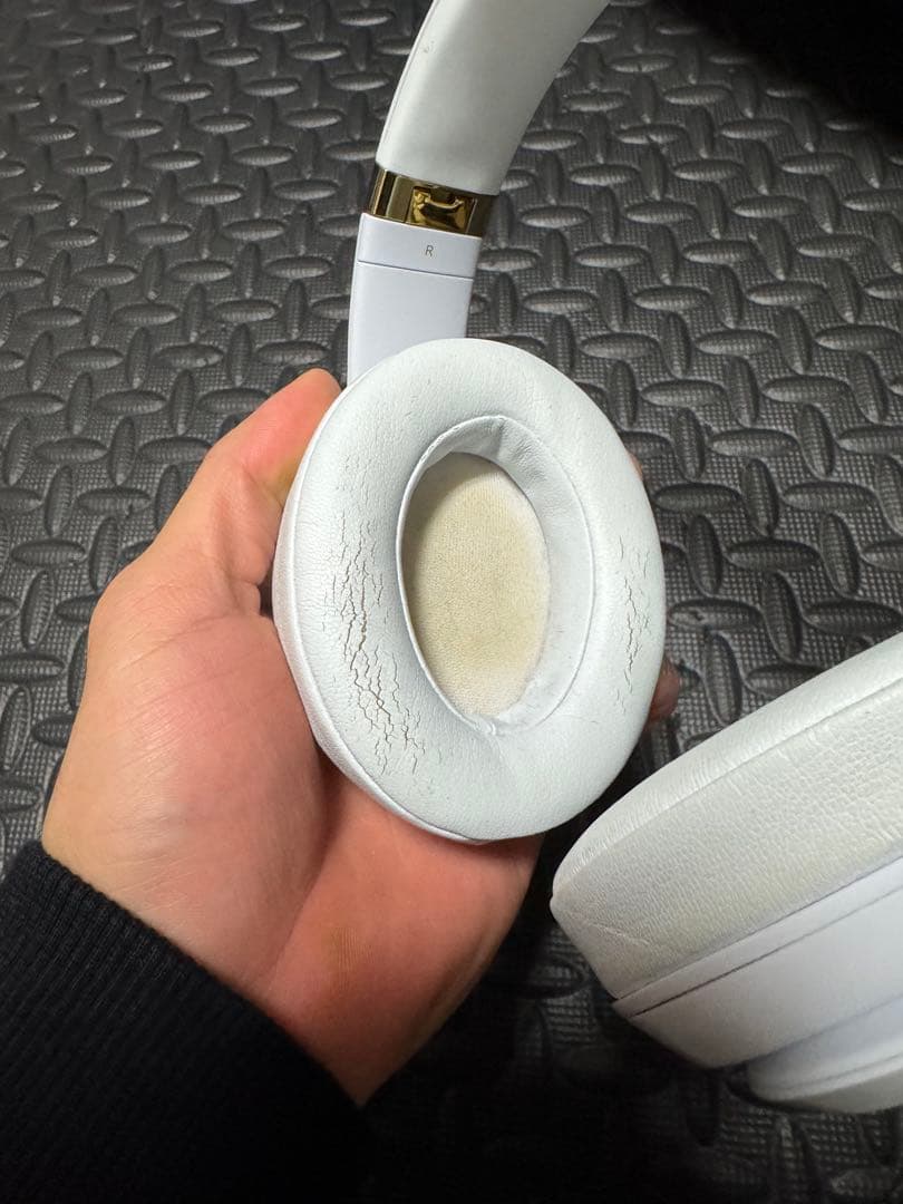 Beats Studio3 ワイヤレスノイズキャンセリングヘッドホン