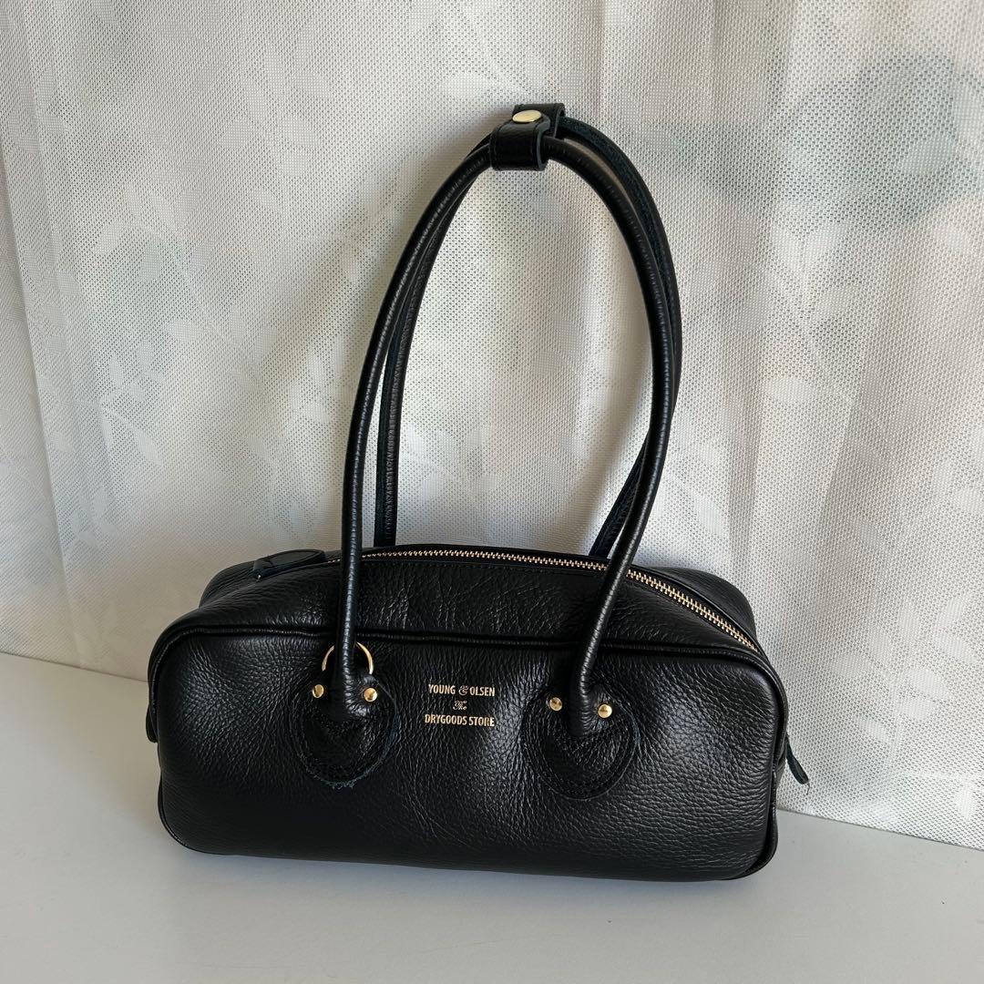 今季ヤングアンドオルセン黒レザーバッグ（定価39600 のお品)美品です
