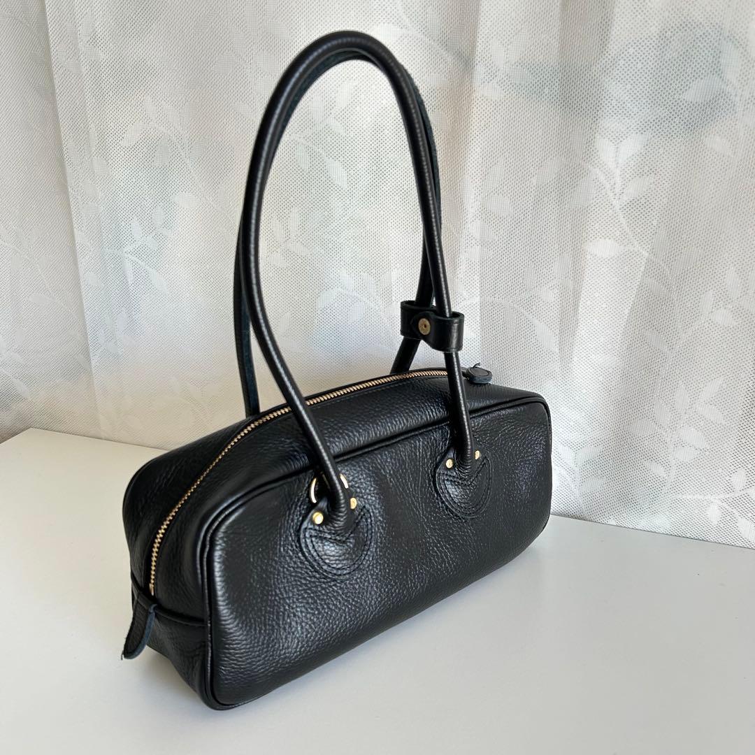 今季ヤングアンドオルセン黒レザーバッグ（定価39600 のお品)美品です