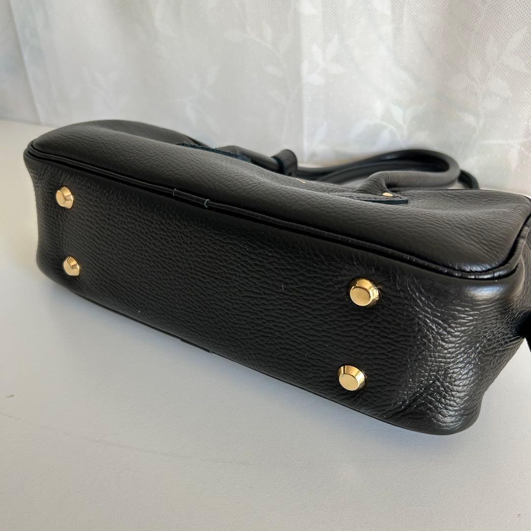 今季ヤングアンドオルセン黒レザーバッグ（定価39600 のお品)美品です