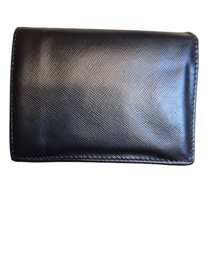 ＰＲＡＤＡ　プラダ　サフィアーノ　二つ折り財布　ブラック革