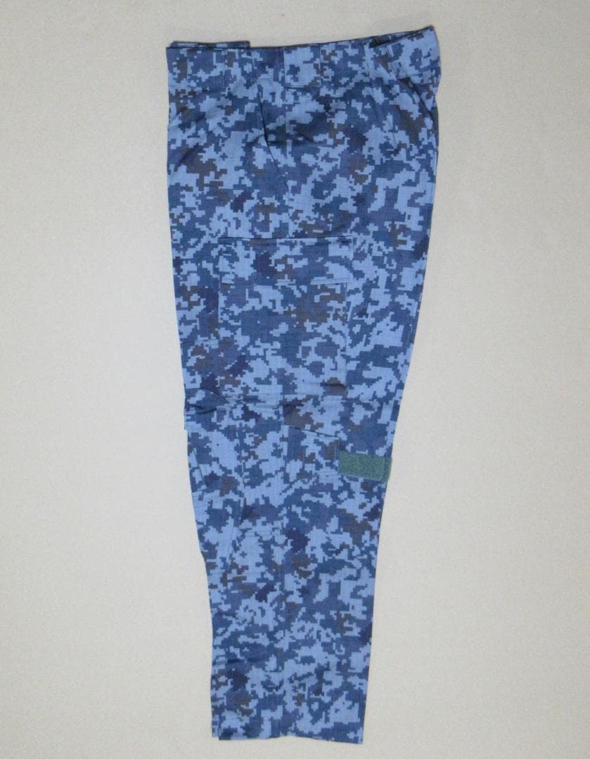 ３Ａ：航空自衛隊デジタル迷彩のコンバットパンツ（ニーパッドは付属しません）