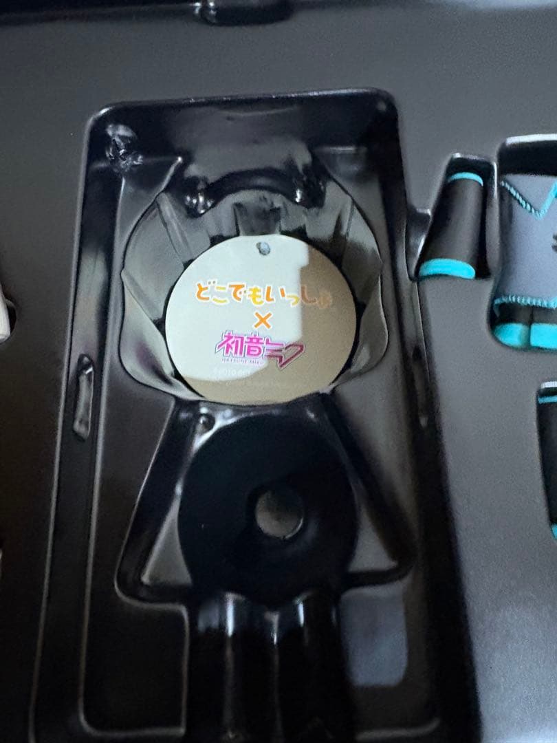 リボルテック どこでもいっしょ 初音ミクver. クロ 484026115