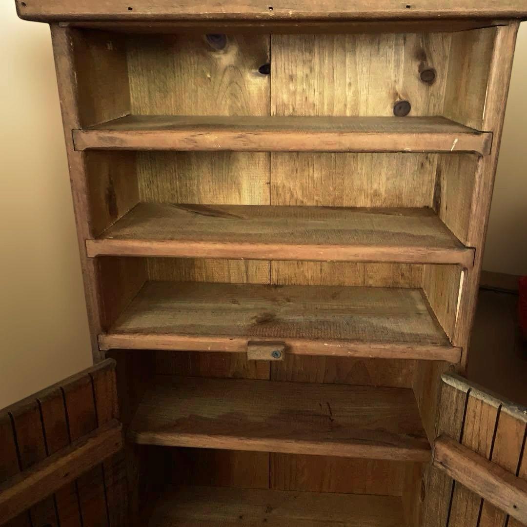 木製飾り棚　扉付き　カントリー　コーハウス　アンファン