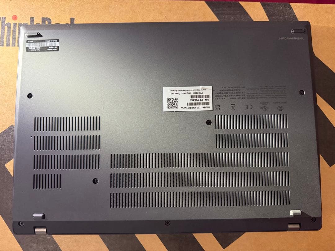 ThinkPad P14s Gen4 OLED 有機EL