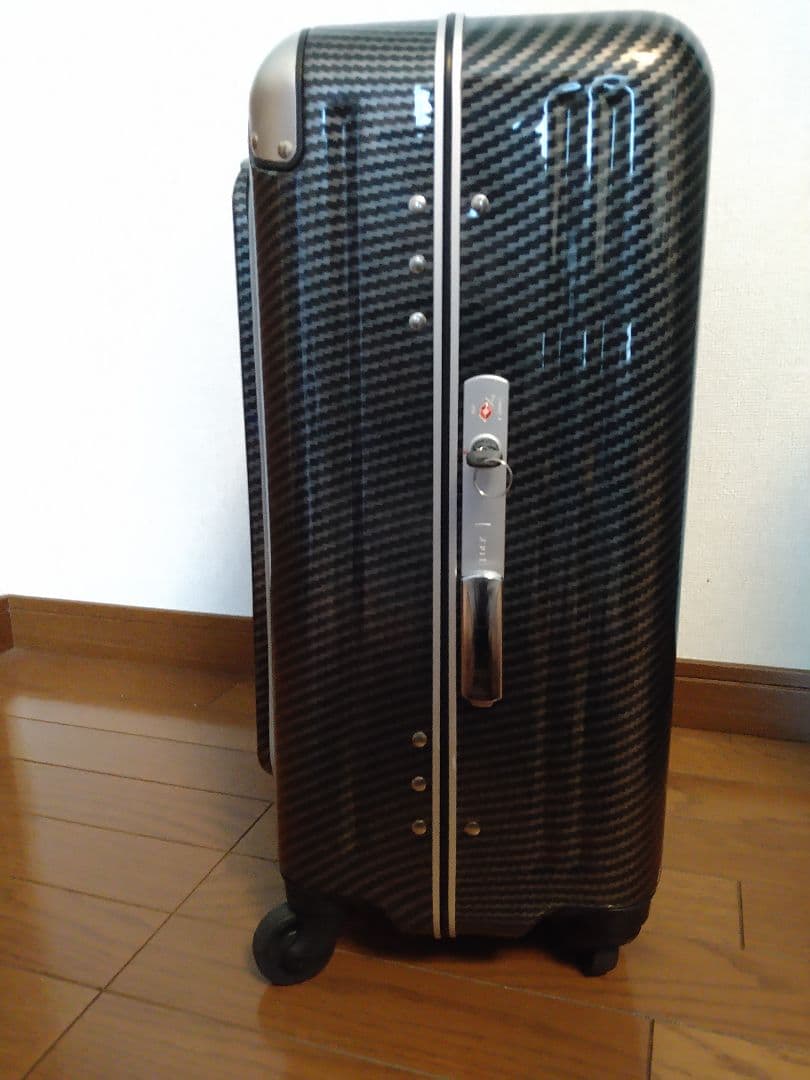 まー　レジェンドウォーカー　38L ブラックシルバーカーボン　スーツケース