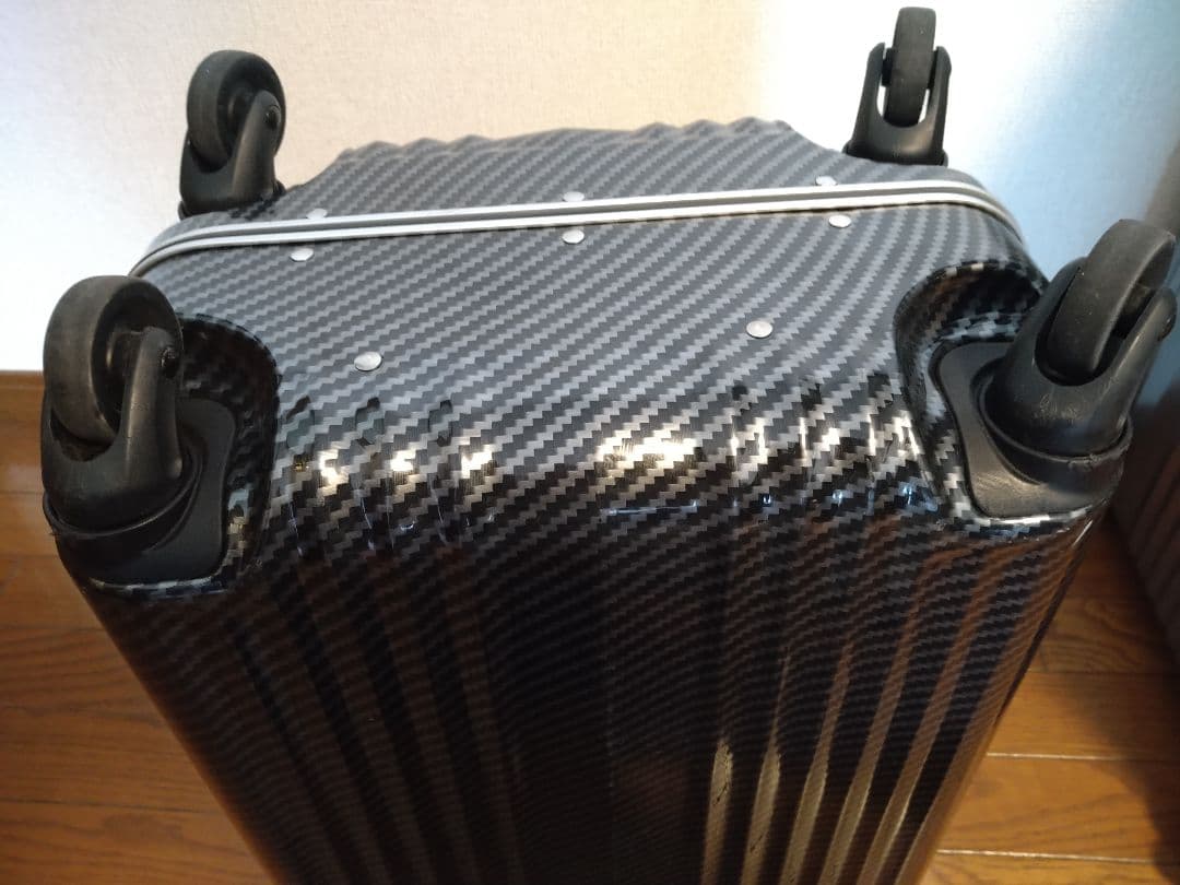 まー　レジェンドウォーカー　38L ブラックシルバーカーボン　スーツケース