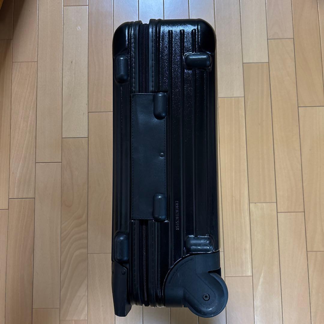 リモワ　サルサ　機内持ち込みサイズ