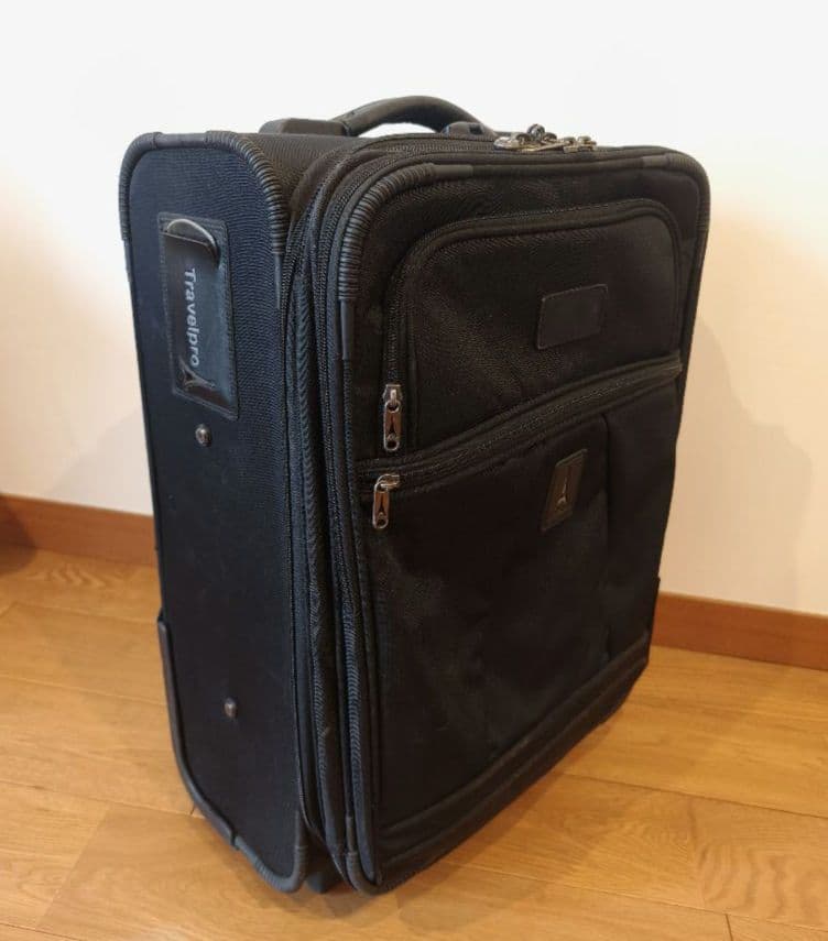 Travelpro Crew5 Expandable　キャリーバッグ