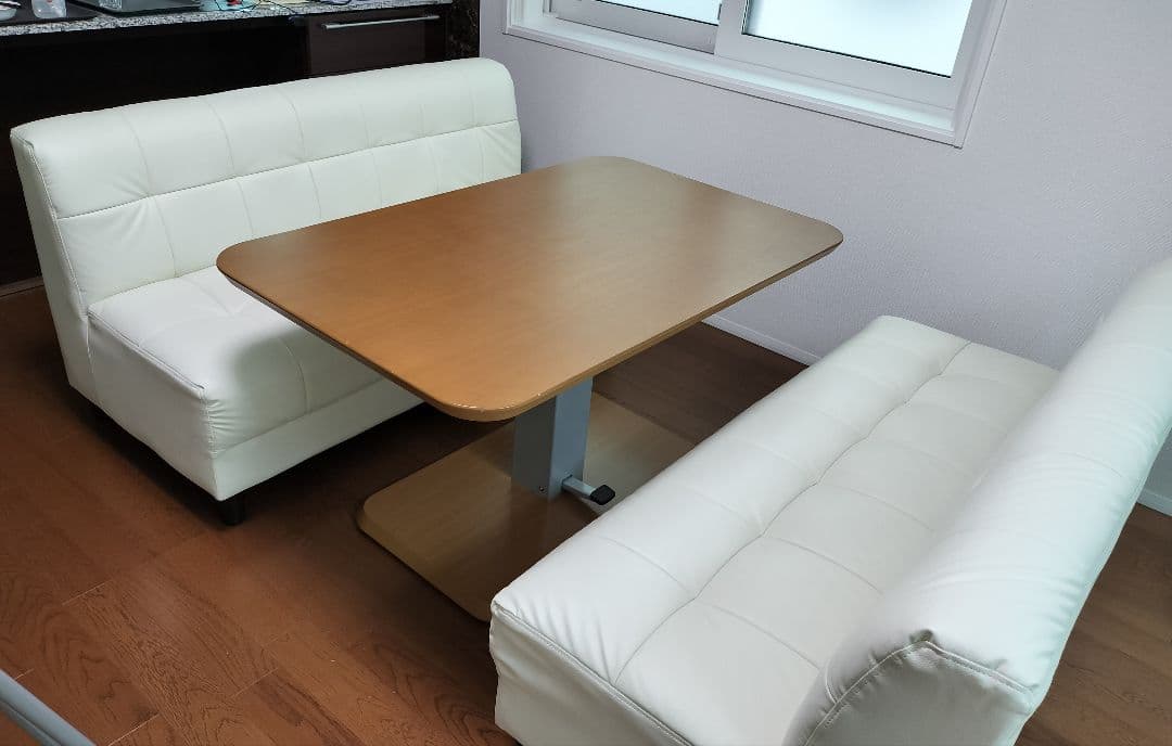 お値下げしました 【ニトリ】昇降式ダイニングテーブル