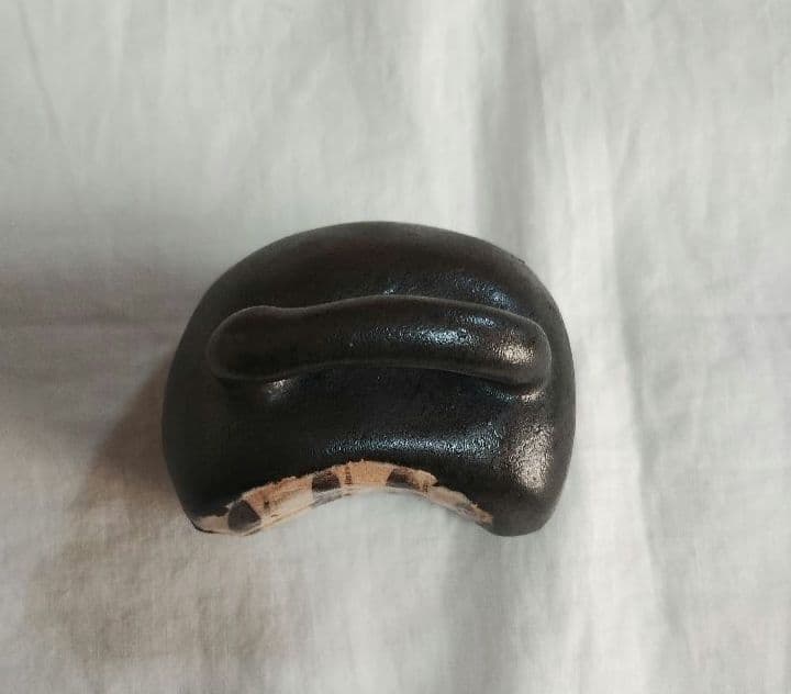 黒織部弾香合　木箱入【陶器/茶道具】