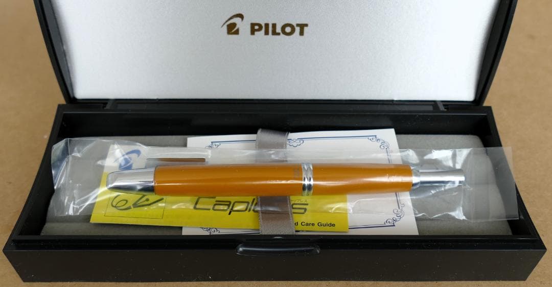 PILOT 万年筆「キャップレス 濃黄色 細字 FCN-1M R-DYF」未開封