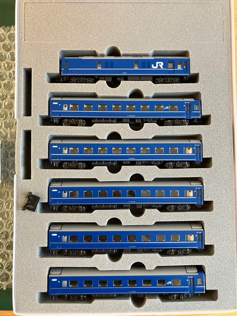 KATO 24系/14系寝台特急「さくら・はやぶさ/富士」+牽引車（EF66）