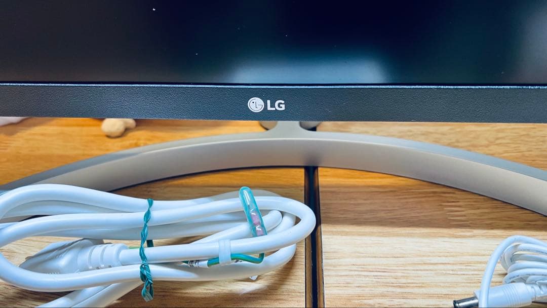 ［引き取り限定】京都南部　4K LG 32UN550W 32インチモニターPS5