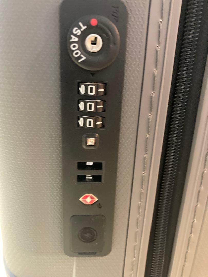 新品イタリア製キャリーケース　ロンカート　イプシロン35～40L グレー