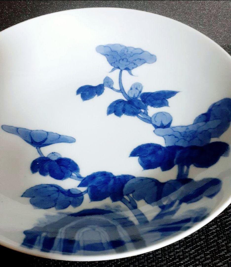 江戸時代後期　後期藍鍋島　芙蓉文様　裏面　七宝繋ぎ文様　櫛高台　21.4cm鉢