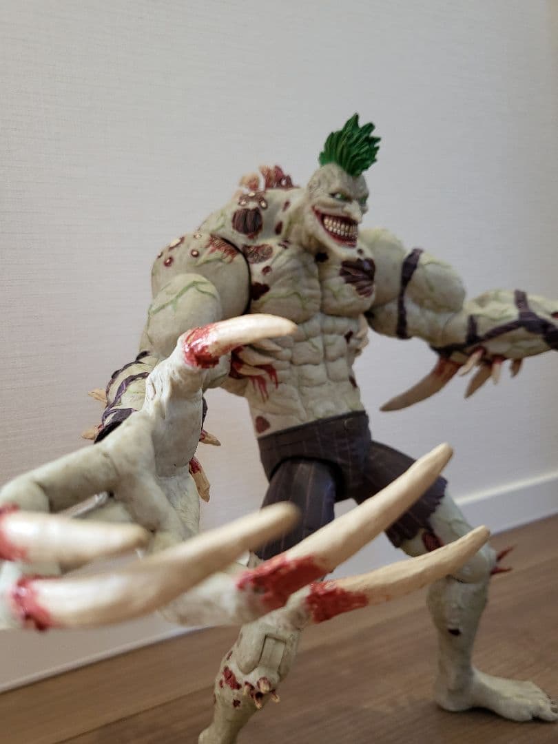 フィギュア　タイタンジョーカー バットマン アーカム