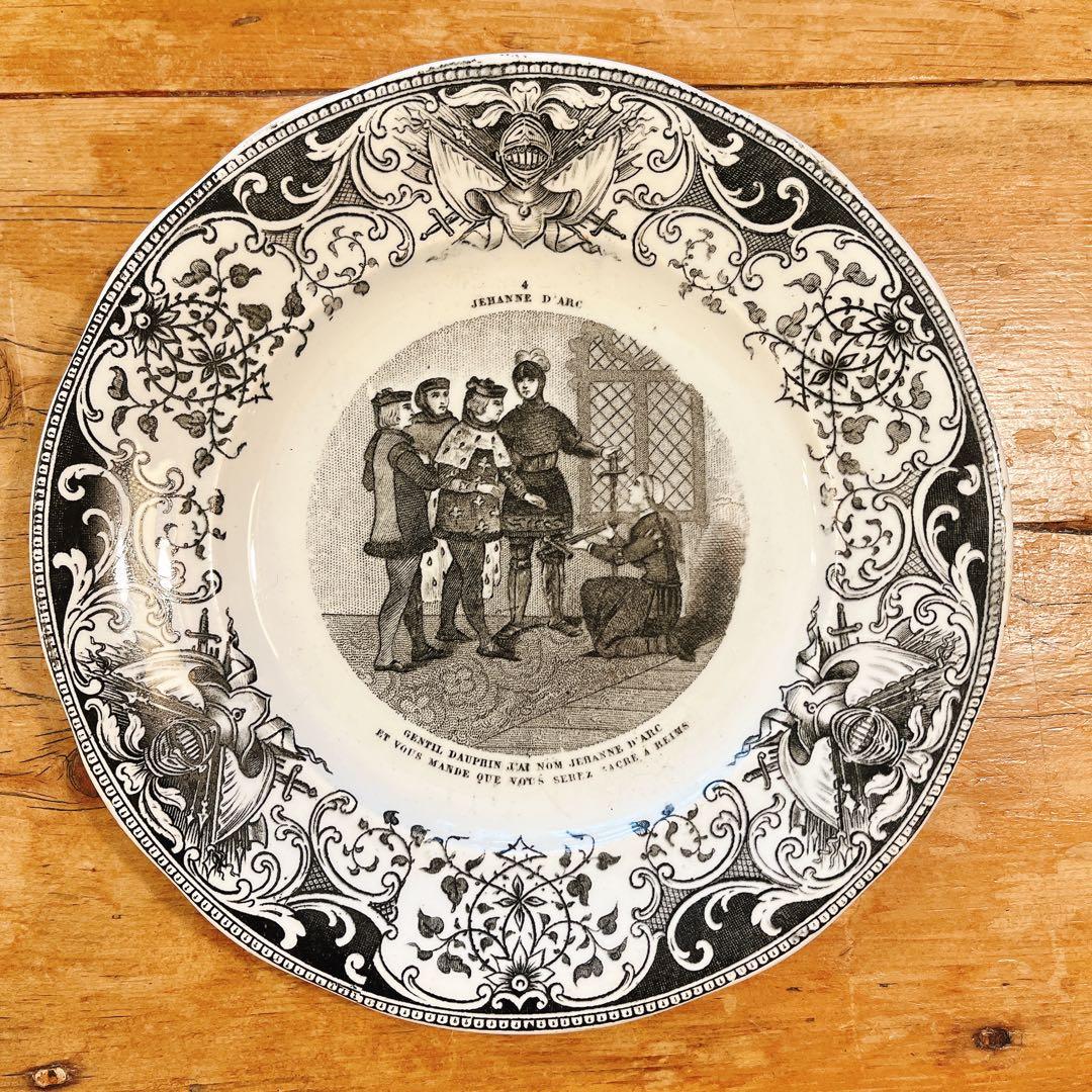 Aクレイユエモントロー　ジャンヌダルクのデザートプレート