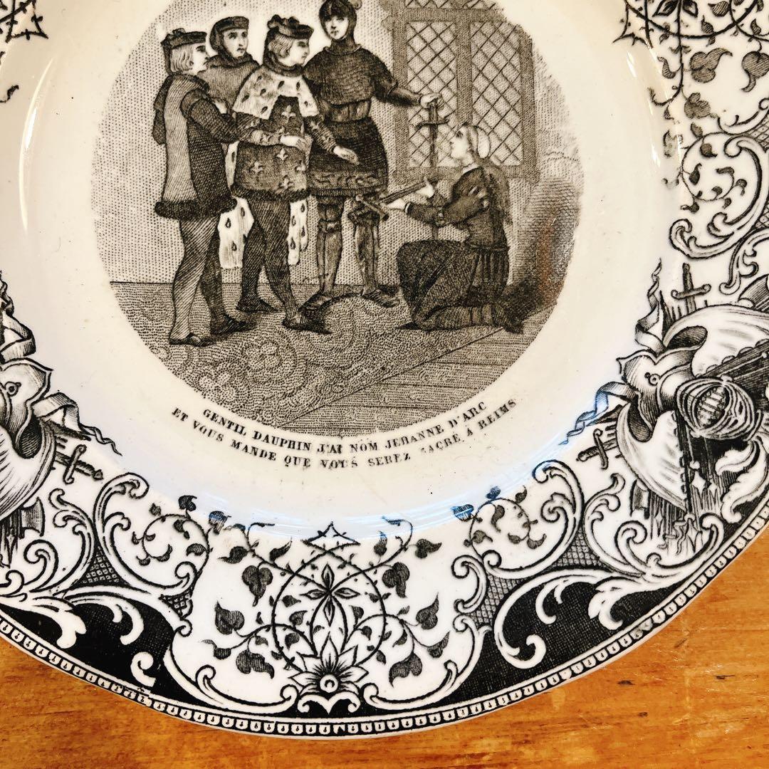 Aクレイユエモントロー　ジャンヌダルクのデザートプレート