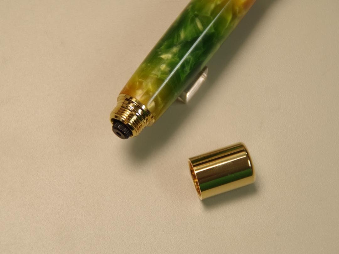 万年筆　竹内靖貴モデル　マーブルグリーン